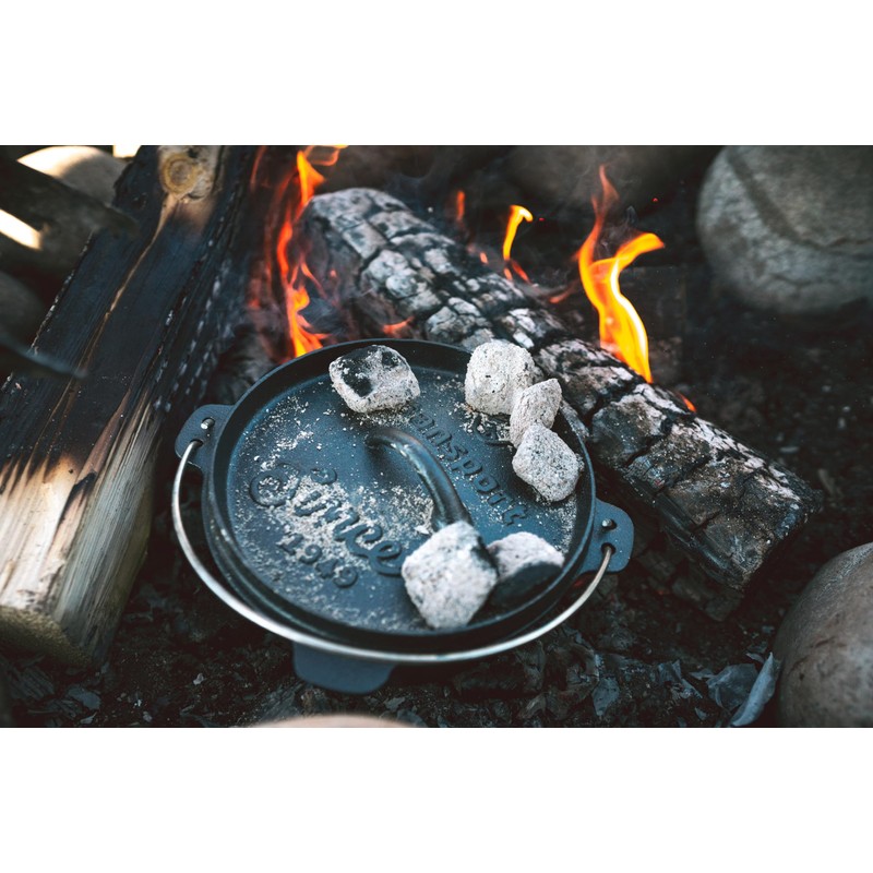 Stansport 4 QT Pre-Seasoned Cast Iron Dutch Oven with Legs