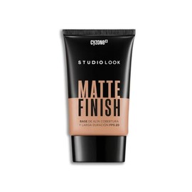 CYZONE - Studio Look Base Matte Finish Color Claro 170N, Base de Maquillaje de Alta Cobertura, Efecto Mate de Larga Duración, Cubre Imperfecciones, Ingredientes Naturales y Tecnología Longwear