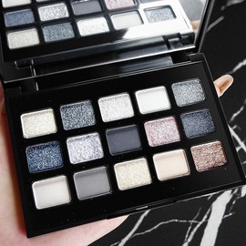 15 Colors Matte Shimmer Pearlescent Eyeshadow Palette for Eye Makeup,High Pigmented Smoky Dark Punk Metal Eye Shadow Primers Powder Palet, Flashing sombras de ojos for Cosplay - Black Gold Blue Brown