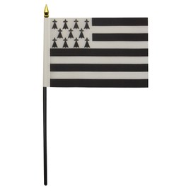 AZ FLAG - Brittany Table Flag 4'' x 6'' - French region of Bretagne Mini Desk Flag 100% Polyester 15 x 10 cm - Office Banner with 10'' Pole - Golden Spear