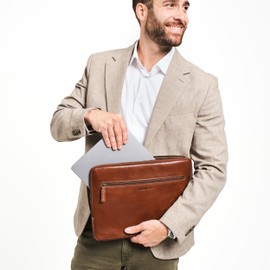 DRAKENSBERG Leather Laptop Sleeve 'Alessio' 14 Inch Sleeve, Universal for All 14 Inch and 13.3 Inch Notebooks, High-Quality, Chestnut Brown