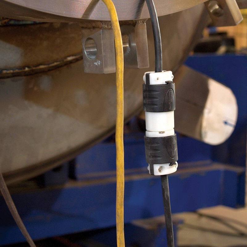 Pass & Seymour L530CCCV3 Industrial Specification Grade Turn Lock Connector