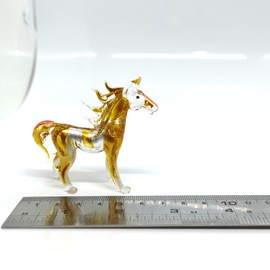 Sansukjai Figuritas de caballo en miniatura de cristal soplado a mano, regalo coleccionable, decoración del hogar, 3 pulgadas (oro transparente)
