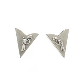 HHH Design Pistol Western Collar Tip | Antiqued Silver Finish with Pistol Design | Collar Shirt Tips Attaching Screws for Men | Exquisite Shirt Collar Decoration Parts-Pair of 1