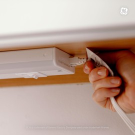 GE LED HD+ Undercabinet Light Fixture, Linkable Integrated Slim Profile Fixture for Kitchens, High Definition Light in 5 Color Temperatures, Plug-in, 18in (1 Pack)