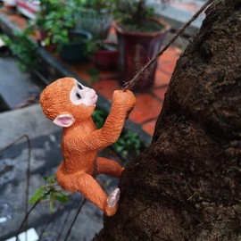 JARPSIRY Climbing Monkey Tree Hugger Garden Monkey Statue Resin Animal Sculpture Yard Decor for Outside, Funny Tree Climber Figurine Outdoor Patio Lawn Decor, Housewarming Gifts