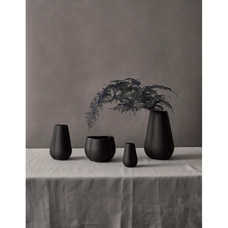 Cooee Design Clover 11cm Black Ceramic Vase 7 cm