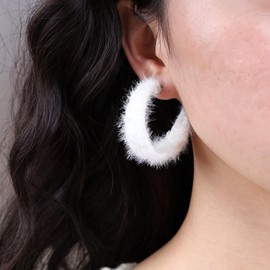 Inateannal Vintage Furry Hoop Earrings Chunky Velvet Hoop Earring White Fuzzy C Shape Earrings Wide Thick Huggie Earrings Faux Fur Drop Earrings Jewellery for Women and Girls, Zinc, No Gemstone
