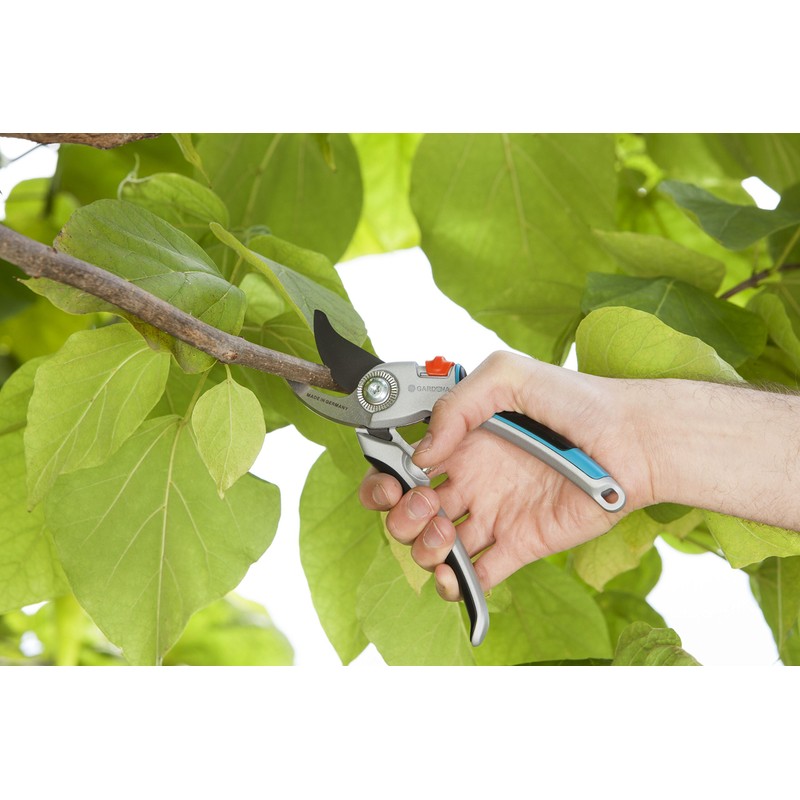 GARDENA (8906) Adjustable Bypass Garden Pruning Shears for Trees, Roses,