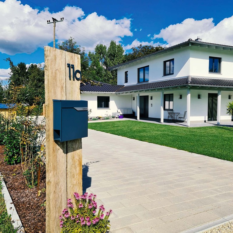 Metzler House Number in Anthracite RAL 7016, Fine Structure Powder-Coated