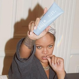 FENTY BEAUTY Tratamiento Instantáneo Contra Daños Fenty Hair The Comeback Kid - 150 Ml / 5 Onzas Líquidas