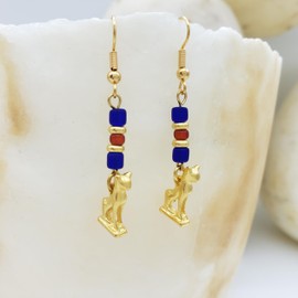 Pendientes de gato egipcio con cornalina y cuentas de cerámica, Metal Gema Cerámica, cornalina