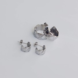 18K Gold Plated Crush Hoop Earrings, Gold Hoops, Women Jewelry, Minimalist Classy Quilted Vintage Huggie Hoops, Women Gift, 18K gold plated titanium, gold