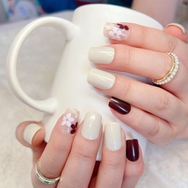 Square Short Press on Nails Brown Fake Nails Glossy Assorted Colors Glue on Nails White Flower Designs Acrylic Nails Full Cover Artificial Stick on Nails for Women 24Pcs