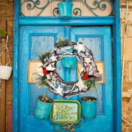 YCHTEWY-10 inch Flower Wreath - Christmas Atmosphere Decoration for Front Doors, Walls, and Windows - Exquisite Design with Pine Towers, Dry Branches, Artificial Pine Cones, and Green Leaves (A)