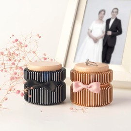 iwoohome Mini Urn for Keeping on Hand, Aluminum, Small Urn, Quarter, Urn Ashes, Small Urn, Sealed Type Altar Urn, Compact for Familiar Amulet, Good Luck Protection, Protection for Family, Pets, Dogs,