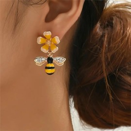 coadipress Gold Plated Flower Bee Stud Earrings for Women Crystal CZ Bee Daisy Flower Asymmetric Earrings Dainty Yellow Flower Bee Dangle Drop Earrings Cute Animal Bee Earrings (Bee Flower)