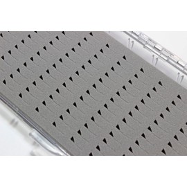 AXISCO Clear Fly Box - M Foam/KM-F