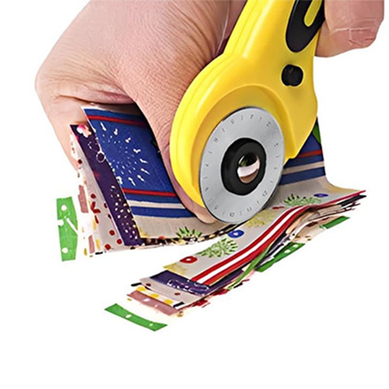 Yyyuluo 5Pcs 45mm Rotary Cutter Blades with Storage Case Round