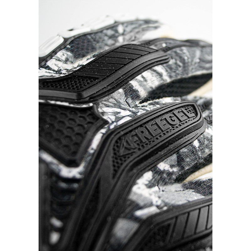 Reusch Attrakt Freegel Gold Evolution Cut Unisex Goalkeeper Gloves with