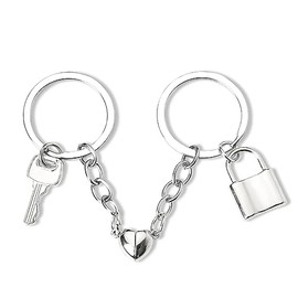 Matching Heart Keychain for Engaged Couple Gifts for Him and Her Long Distance Relationship Gifts for Boyfriend and Girlfriend Anniversary Christmas Gift for Husband and Wife Gifts Keychains Set of 2