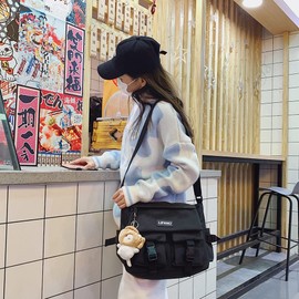 JQAliMOVV Messenger Bag Aesthetic, Kawaii Messenger Bag for Girls Women, Cute Messenger Bag with Kawaii Pendent (A Black)