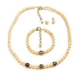 Oriente Pacific - Juego de Collar, Broqueles y Pulsera de Perlas Cultivadas y cuarzos facetados en Chapa de Oro de 14K (Perla Durazno)