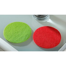 GILDE Felt Coasters Round Set of 8 4 x Green 4 x Red Felt Coasters Washable