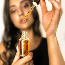 Sunl'Essence Self-Tanning Concentrate - Self Tanning Face - Tanning Drops to Add to a Moisturiser - Face Self-Tanner without Stains (Medium/Dark)