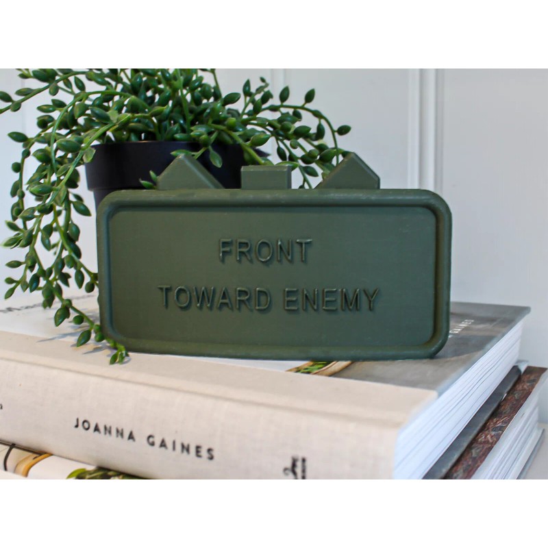 Claymore Art Desk Decoration