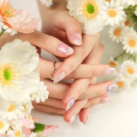 TBRZTR Christmas Gradient Press on Nails Short Artificial Acrylic Fake Nails Snowflake Design Full Cover Reusable Coffin Glossy False Nails, DIY Stick on Nails Set, Glue on Nails for Women 24Pcs