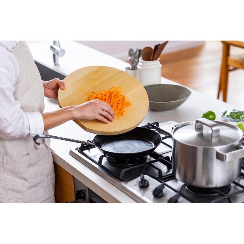 Aomori Hiba Round Cutting Board, Large Round Cutting Board