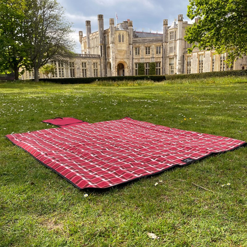Greenfield Collection 135cm x 148cm Picnic Blanket; Mulberry Red Plaid