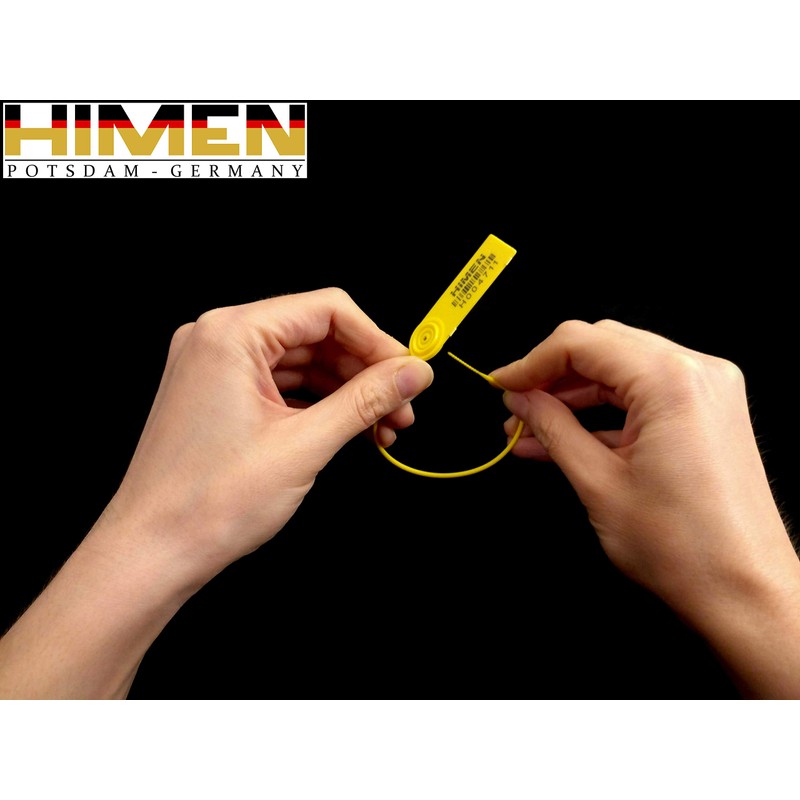 100 x plastic plumes with metal inlay by HIMEN |