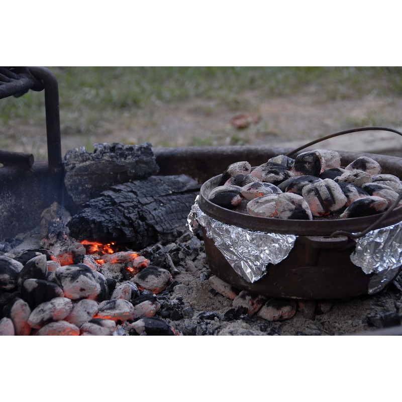 Pre-Seasoned Cast Iron Camp Dutch Oven, 4.1 qt, including Lid