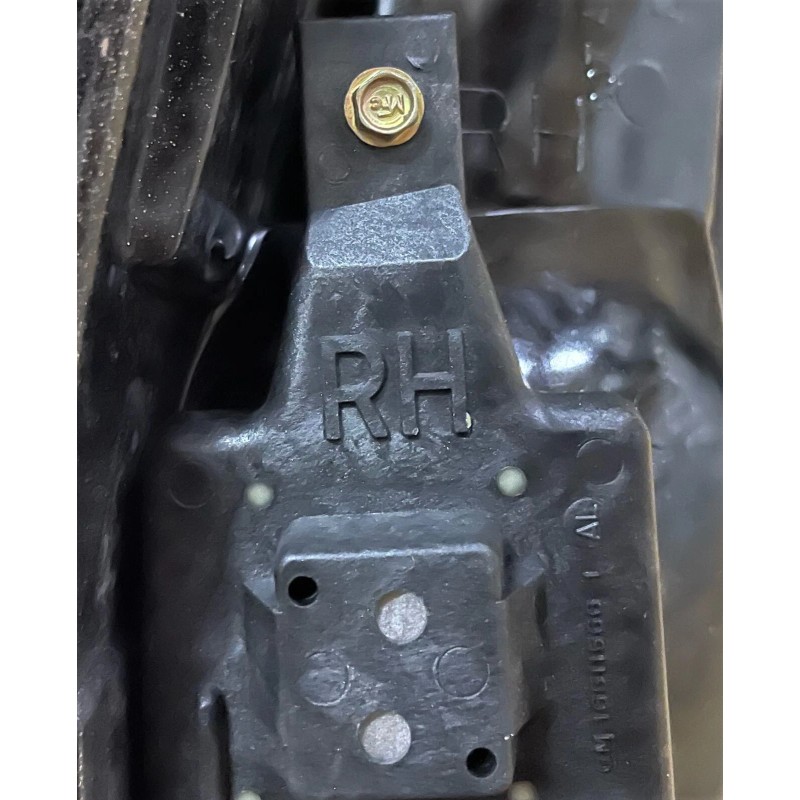 Lámpara trasera GM NOS #5977868 - lado del pasajero