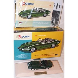 corgi british racing green jaguar e type series 1 3.8 litre car 1.43 scale diecast model