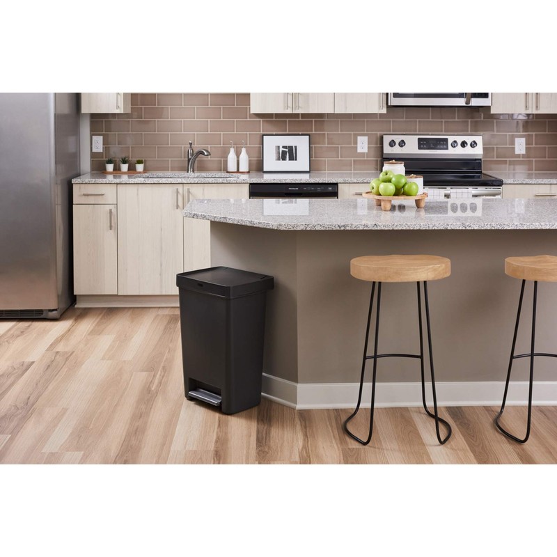 Rubbermaid Premier Series II Step-On Trash Can for Home and