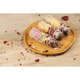 Shamans Market White Sage & Rose Petal Smudge Stick
