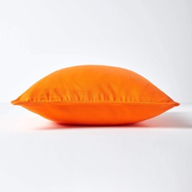 Homescapes – 100% Cotton Plain Orange Filled Cushion – Solid Flame Orange – 100% Cotton Cover Well Filled Pad – Washable, Orange, 30 x 50 cm