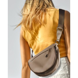 MEISEY Crescent Moon Bag for Women and Men, Fashion Medium Nylon Folding Crescent Moon Single Shoulder Bag with Adjustable Strap, Suitable for Exercise/Running/Hiking/Daily Travel/Work (Coffee)