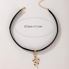 Inateannal Punk Snake Velvet Choker for Women Girls Gold Cobra Pendant Necklace Chain Trend Black Band Collar Choker Accessories for Cosplay Party