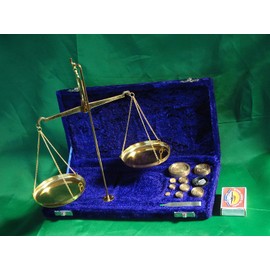 brass weighing scales 20 gram with velvet lined wooden box