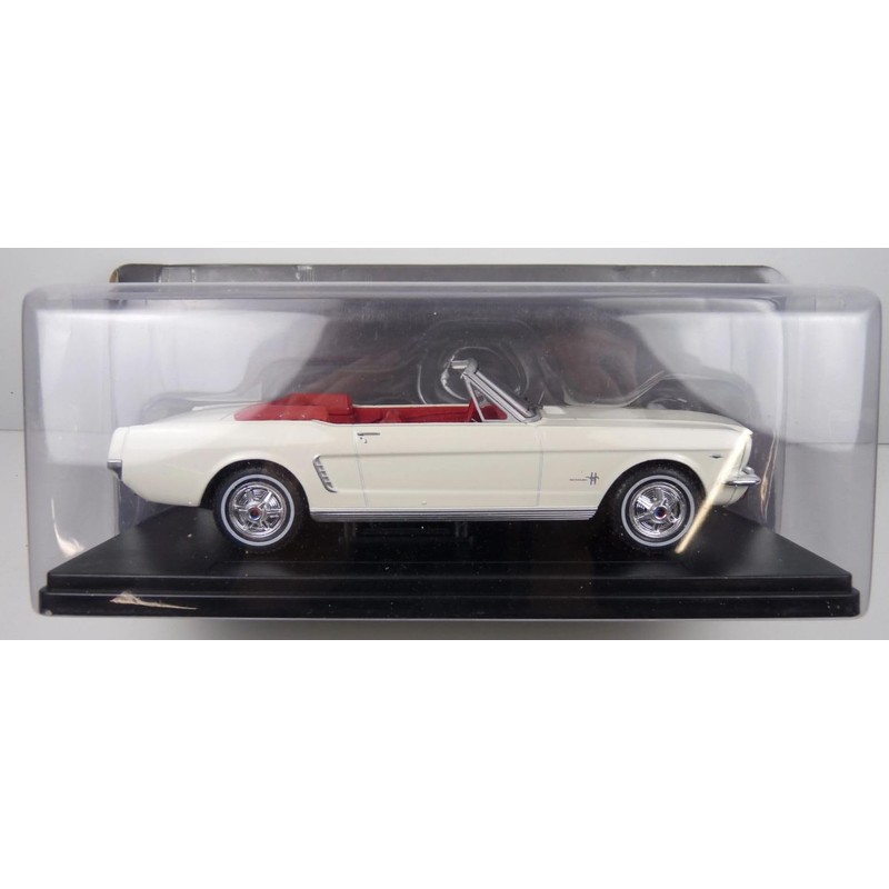MAG NB94 1:24 Ford Mustang Convertible 1965 in White Diecast