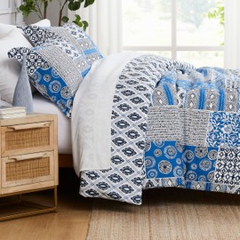 Southshore Fine Living, Inc. Full/Queen Sized Comforter Bedding Set with Pillow Shams, Reversible Global Patchwork Quilt is 2 Colors in 1 - Alternative Down Comforter for Queen/Full beds, Blue & White
