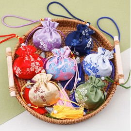 Mini lucky bag, Korean gift, Korean souvenir for foreigners, traditional colored silk pouch, daycare holiday props 10p 미니 복주머니 한국적인선물 외국인한국기념품 전통 색동 비단 주머니 어린이집 명절 소품 10개