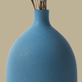 Flower Base, Cute Vase, Small, Ceramic, Frosted Surface, Stylish, Single Vase, European Modern, Simple Design, Interior Decoration, Ikebana, Japanese Style Vase (Blue)