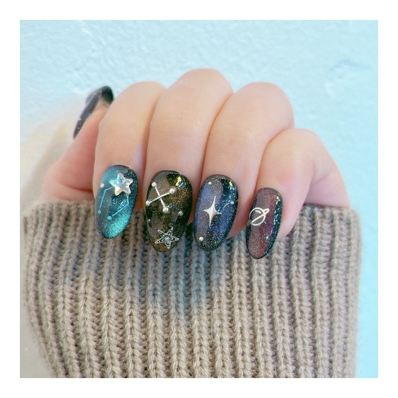 Which planet are you from?Handmade nail tips - Short Almond