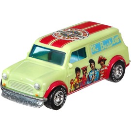 Hot Wheels Pop Culture Mini Van, 1:64