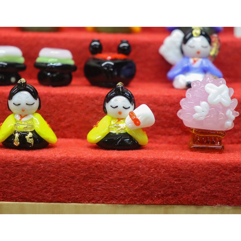 グラススクエア かわいらしい ガラスの 雛人形 仕丁 たてがさ 小